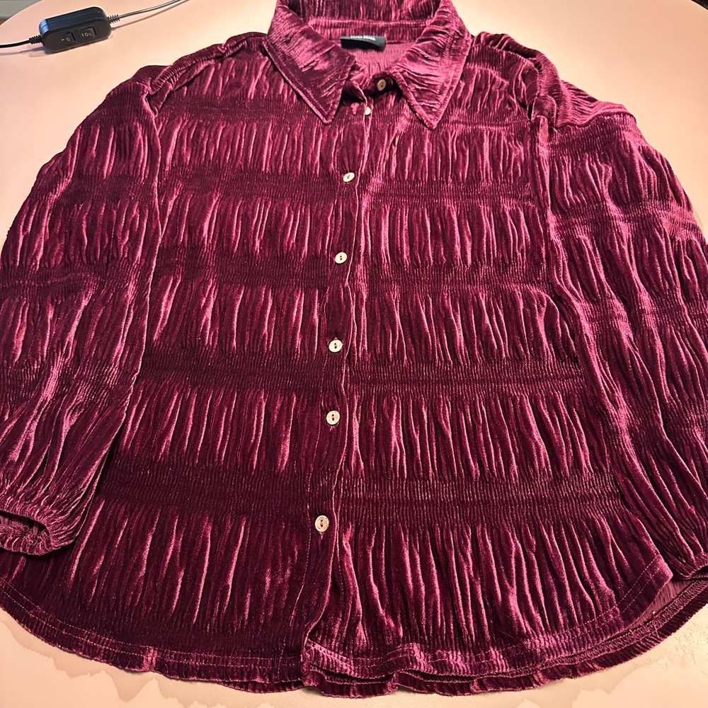 VIci Crushed  Velvet Button-Up Shirt in Wine